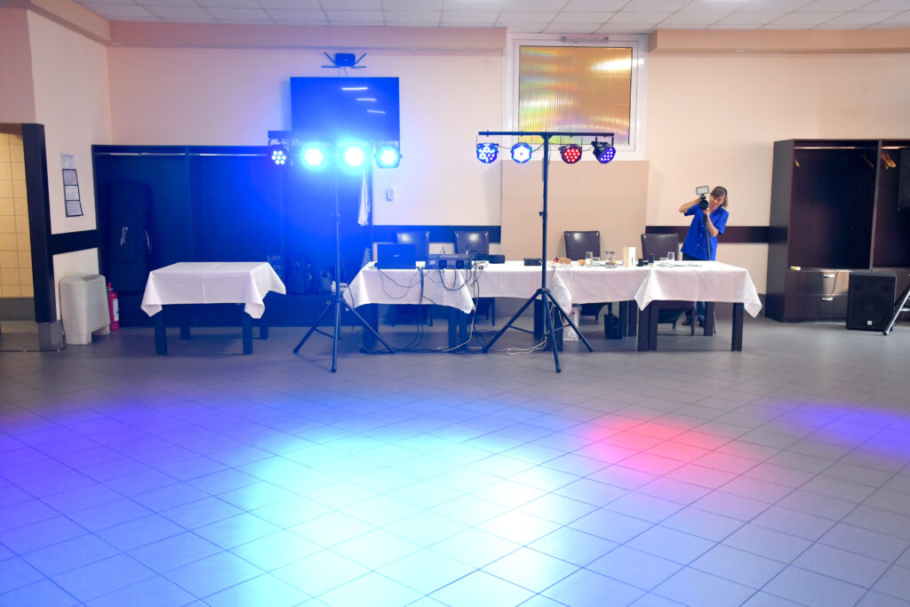 dj sonorizare, fotograf , cameraman, cabina foto, arcada de baloane, marturii foto, nunta, botez, cununie, majorat, party, petreceri corporate, Bucuresti